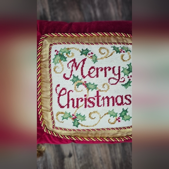 Merry Christmas Tapestry/Velvet Decorative Christmas Pillow 16X16 In Holiday - Picture 5 of 7